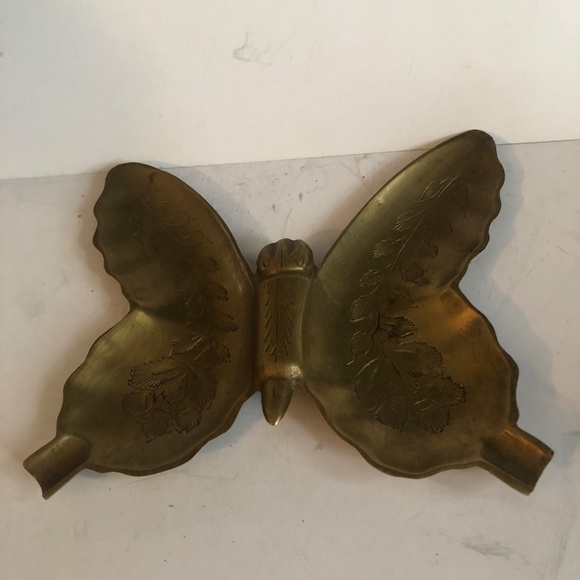 Three vintage decorative pieces. Butterfly ashtray, brass basket and silver bud - Picture 2 of 10